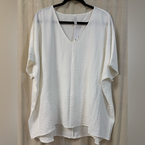 Zenana White Oversized Tunic with V-Neck and Short Sleeves - Picture 1 of 4